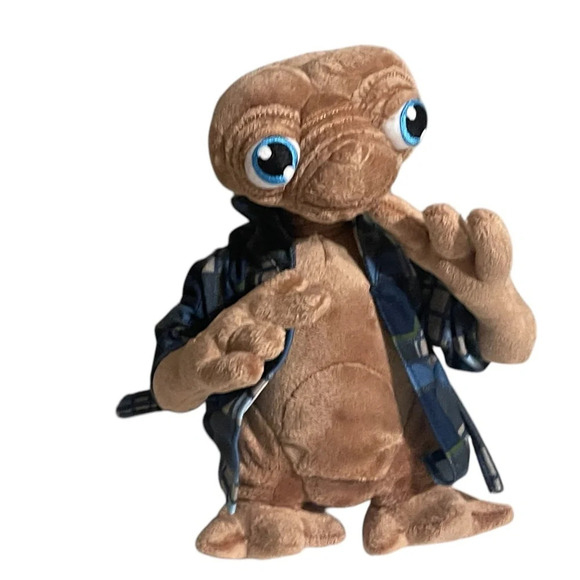 Universal Studios 10" E.T. Extra Terrestrial with Bathrobe Plush - Picture 1 of 11